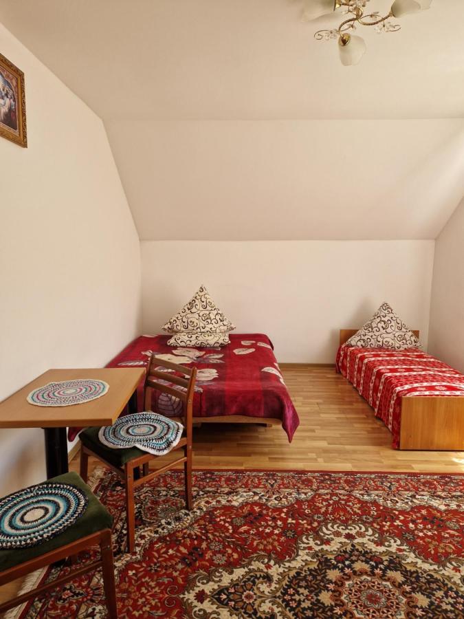У Дядька Guest House Pilipets Eksteriør bilde