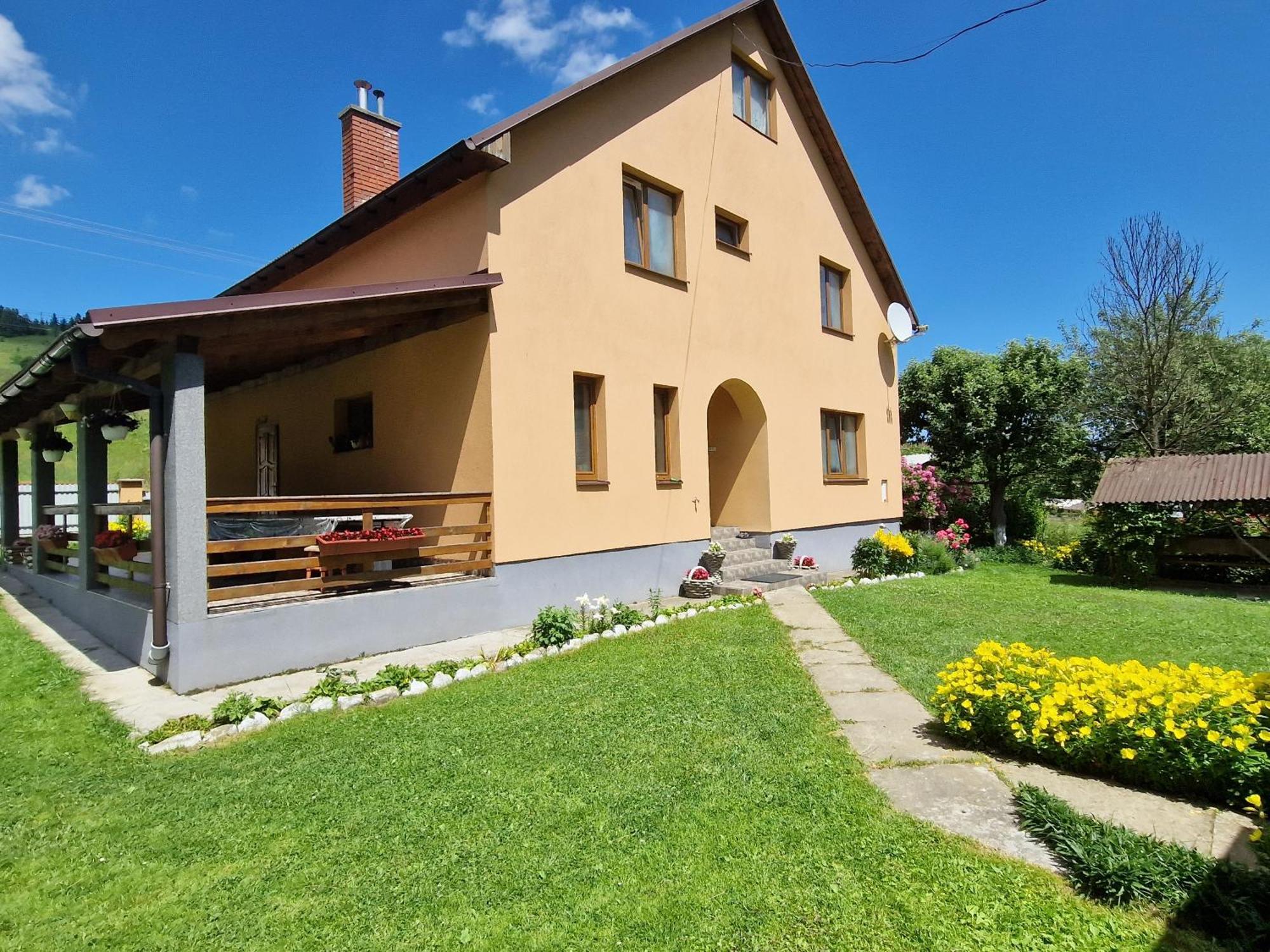 У Дядька Guest House Pilipets Eksteriør bilde
