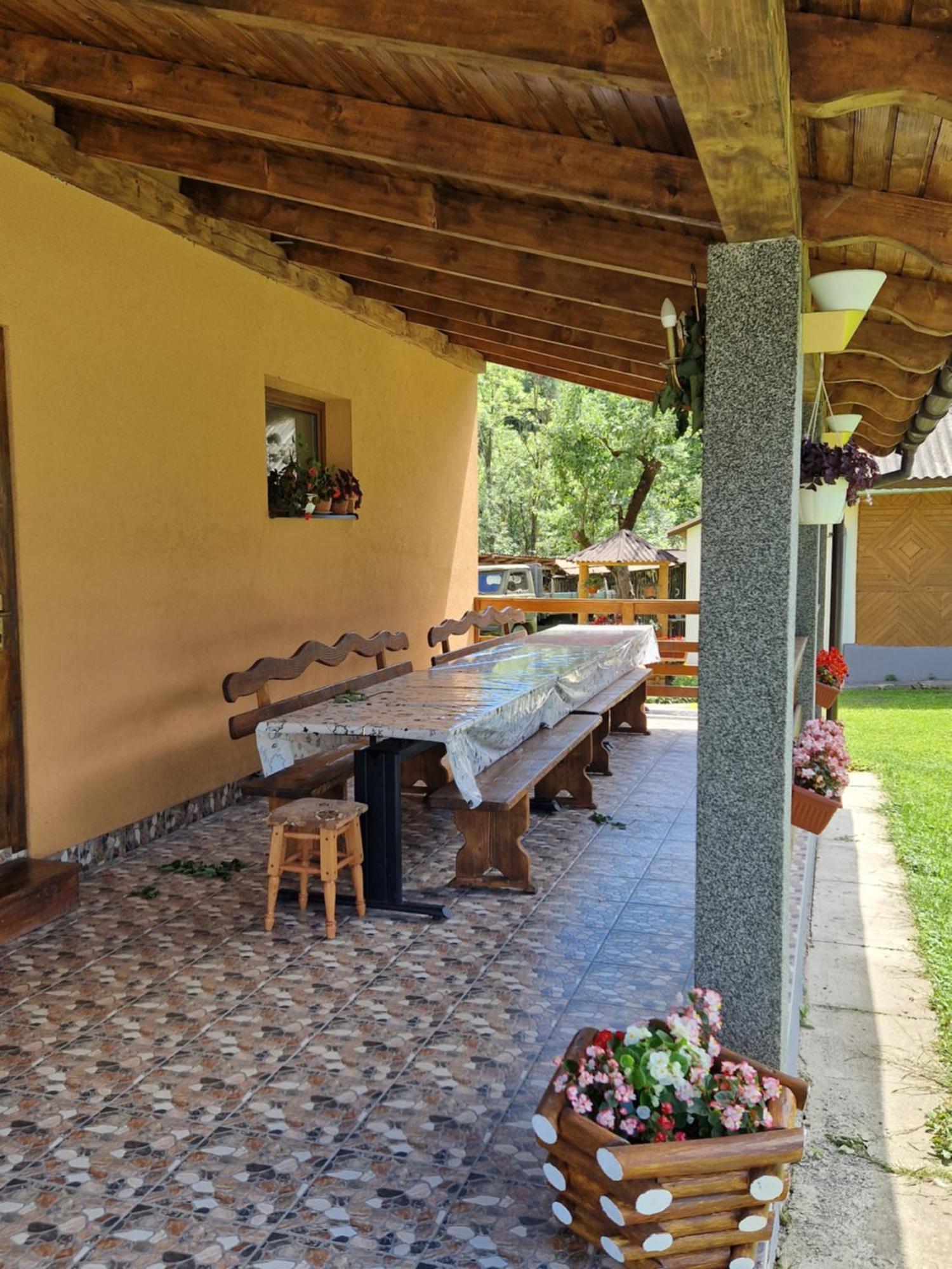 У Дядька Guest House Pilipets Eksteriør bilde