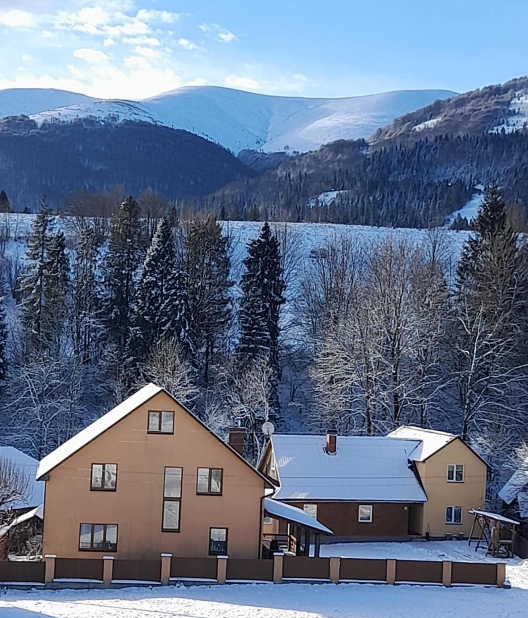 У Дядька Guest House Pilipets Eksteriør bilde
